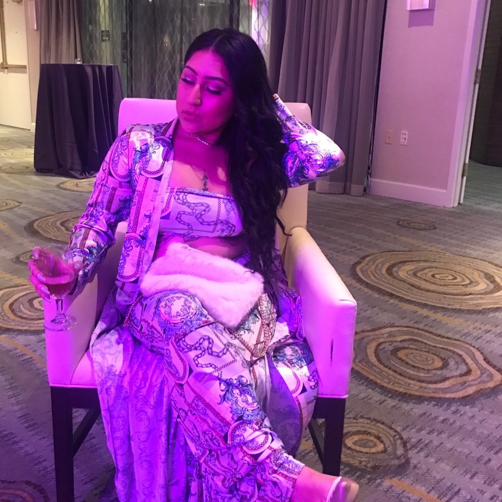 Meet your Posher, Christina